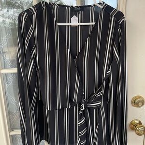 🖤 Alfani Black Vertical Stripe Wrap Blouse Size M -NWT
